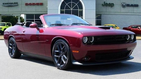 Illustration for article titled How Have I Never Realized That There’s No Dodge Challenger Convertible?